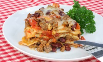 Looking To Mix Things Up? Try This Mexican Lasagna Tonight!