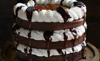 This Super-Chocolatey Mississippi Mudslide Cake Will Make Your Head Spin!