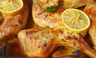 These Roasted Lemon & Oregano Chicken Thighs Are Too Good To Pass Up… That Sauce Is Just Amazing!