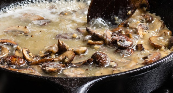 This Delicious & Hearty Mushroom Rosemary Gravy Is The Perfect Addition To Any Meal