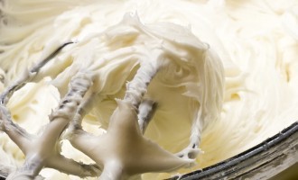 This Butter Cream Recipe Is So Good It’s Hard To Resist Licking The Bowl