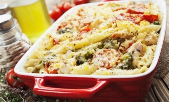 What Better Way To Get Your Protein & Nutrients Than With This Chicken Broccoli Bake?