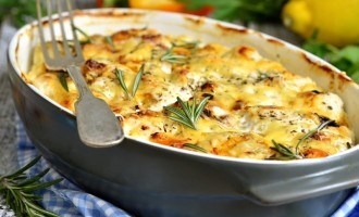 You’re Used To Seeing The Traditional Chicken Parmesan, But We Prefer It This Way Instead!