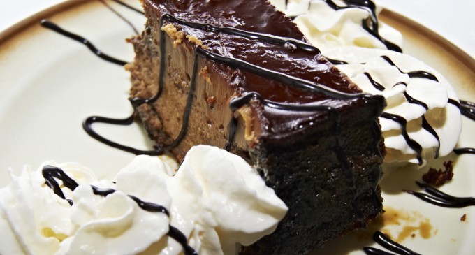 If You Have A Sweet Tooth, You’ll Adore This Chocolate Magic Custard Cake!