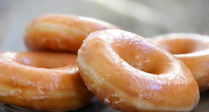 Copycat Recipe: Glazed Krispy Kreme Donuts