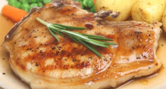 Give Your Family Something Unexpected At Dinnertime With These Ranch Pork Chops That Are Loaded With Flavor!
