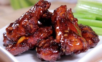 We Just Can’t Get Enough Of These Delicious Honey Chicken Wings That Go Well With Just About Anything!