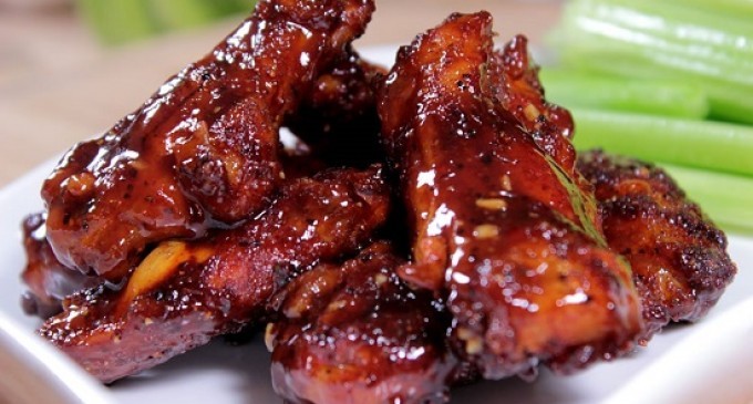 We Just Can’t Get Enough Of These Delicious Honey Chicken Wings That Go Well With Just About Anything!
