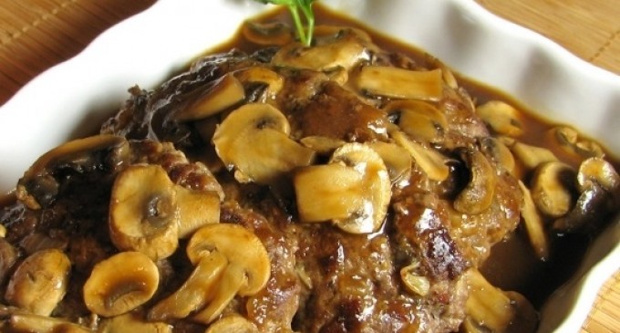 The Best Way To Make Salisbury Steak Is: The Lazy Mans Way – Smothered & Covered!