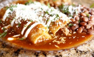 Quick & Easy Chili Cheese Enchiladas!