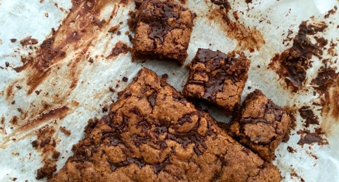 These Almond Blondies Taste So Good You Won’t Believe They Are Gluten Free!