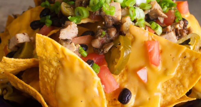 We Love Nachos, But This Chicken Version Left Us Speechless After We Added This Special Ingredient