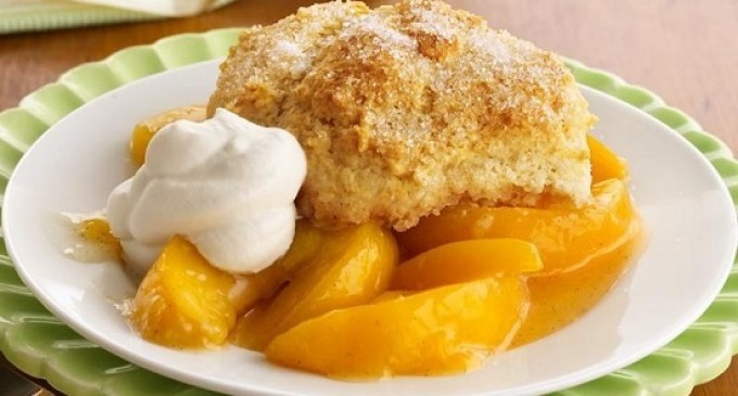 I’d Never Believe The Secret Ingredient Added To This Peach Cobbler! It Really Took It Over The Top!