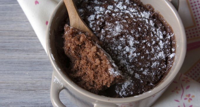 How To Make A Chocolate Mug Cake In Ten Minutes From Your Microwave… That Actually Tastes Good!