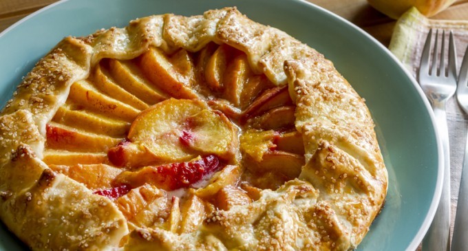 How To Make The Best Peach Crostata Ever – The Filling Is Outstanding & The Buttery Crust Is To Die For!