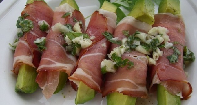 10 Brilliant & Unique Recipes to Make With Just One Avocado.