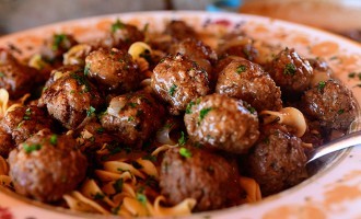 Curb Your Pasta Craving With These Savory & Rich Salisbury Steak Meatballs & Garlic Butter Noodles