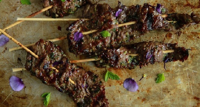 These Garlic Mustard & Maple Chili Beef Skewers Are Incredible – You Have To See How We Made The Marinade!