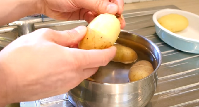 Hate Peeling Potatoes? This Genius Hack Will Show You How To Peel Dozens In Minutes– No Peeler Required!