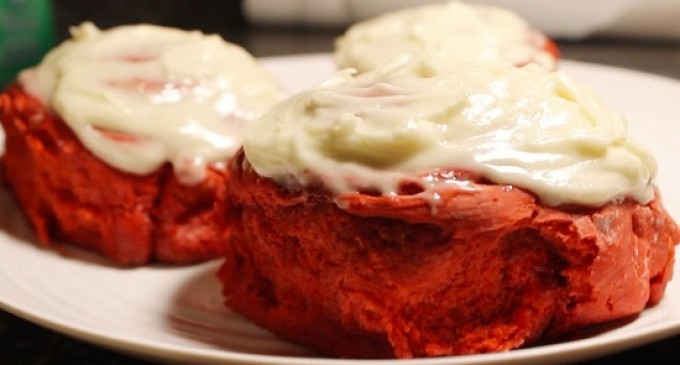 Fall In Love With Breakfast All Over Again With These Ooey-Gooey Red Velvet Cinnamon Rolls