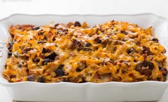 Move Over Hamburger Helper: This Cheesy, Beef Noodle Casserole Tastes Way Better & Is Cheaper To Make!