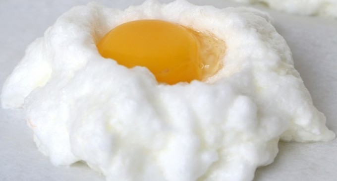 We Found The Most Interesting Recipe For Cooking Eggs & Bet You’ve Never Tried THIS Before!
