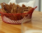 Covered In Sugar & Dipped In A Vanilla Coconut Sauce – This Is How You Serve Crispy Apple Fries!
