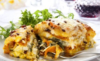This Amazing Take On Vegetarian Lasagna Will Have You Hooked; We Never Had Anything Like This Before!