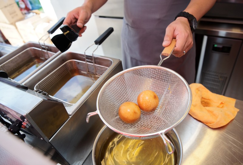 We Know It Sounds Crazy… But We Just Found A Way To Deep Fry Water It Actually Tasted Pretty