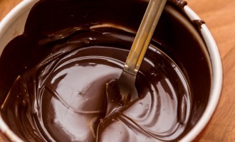 If There Is Only One Recipe You Know How To Make, This Delicious Chocolate Glaze Should Be It!
