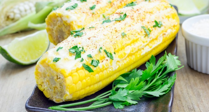 This Is How Everyone Will Be Eating Corn On The Cob This Summer – Elote Style!
