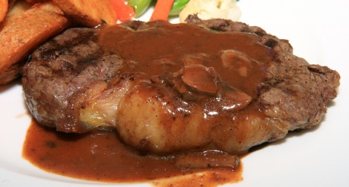 We Guarantee You’ve Never Had Steak Like This Before! The Secret Is the Rich, Delicious Gravy!