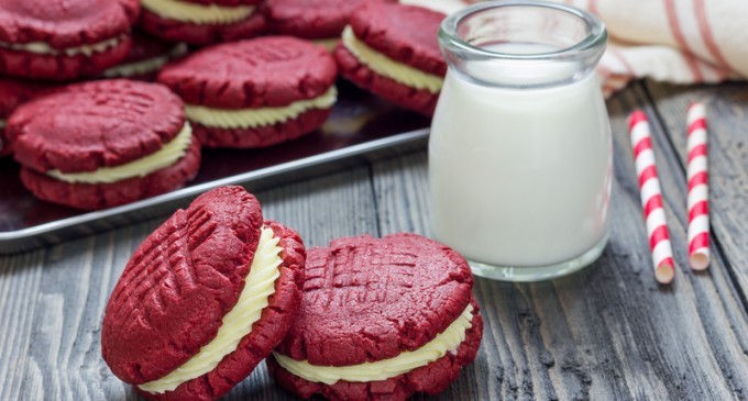 Make Your Own Red Velvet Oreos They Taste Better, Are More Creamier & Are Sweeter!
