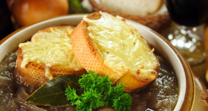 This French Onion Soup Is A Challenge To Your Tastebuds; Seriously We’ve Never Had Anything Like It!
