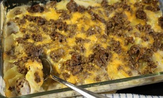 Forget Hamburger Helper When You Have This Hamburger & Potato Casserole