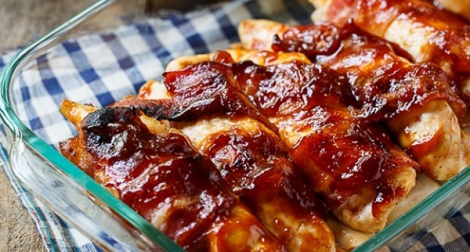 This Bacon-Wrapped Chicken With A Rich Jack Daniels Sauce Is How To Serve Barbecue!
