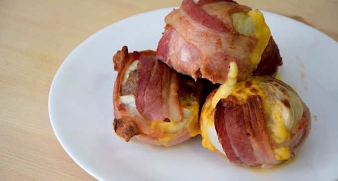 These Sinful Cheeseburger Bombs Are Loaded With Bacon & A Sauce That Will Have You Feeling Guilty!