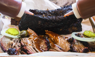 Are You Firing Up The Grill But Don’t Know What Kind Of Sauce To Serve? Check Out This Handy Guide!