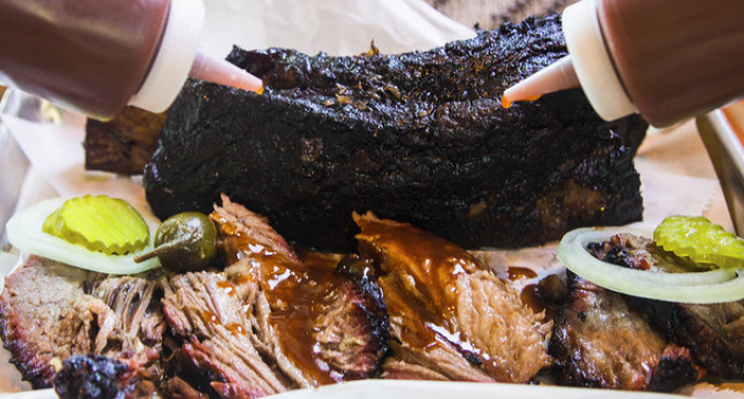 Are You Firing Up The Grill But Don’t Know What Kind Of Sauce To Serve? Check Out This Handy Guide!