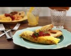 VIDEO: This Simple Plastic Bag Trick Just Might Change The Way You Make Omelets Forever!