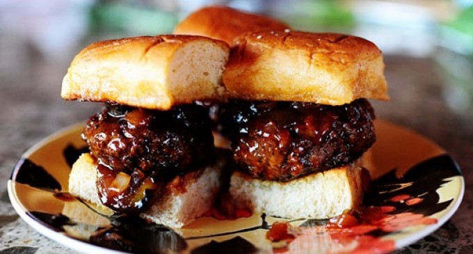 You’ve Never Had A Slider This Good Before; These Whiskey Burgers Are Super Addicting!