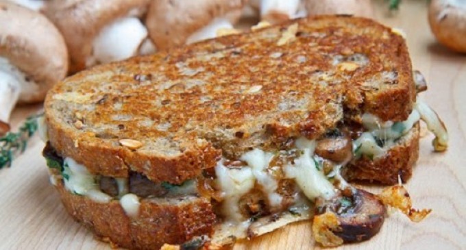 If You Like Grilled Cheese Sandwiches, You’ll Love This Version; We Added a Secret Ingredient You’d Never Expect!