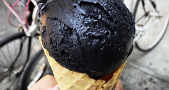 This Jet Black Ice Cream Is The Newest, Trendiest Thing To Try This Summer – You Need To Try It!
