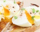 [Video] The Secret To Making Poached Eggs… Everyone Always Forgets This!!!