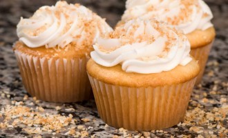 The Pioneer Woman’s Italian Cream Cupcakes