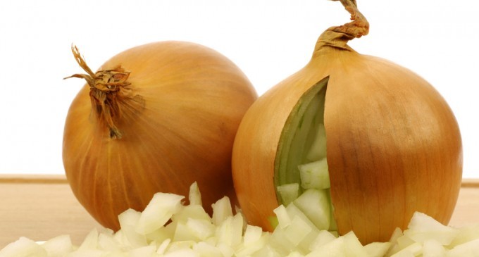 Ever Wondered Why Onions Make Your Eyes Watery? The  Science Behind It Is Surprisingly Interesting!