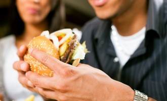 What This Study Found In Burgers Left Us Absolutely Horrified, It’s So Disgusting!