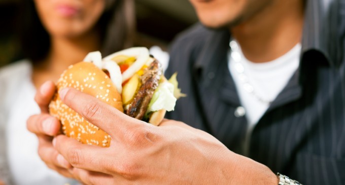 What This Study Found In Burgers Left Us Absolutely Horrified, It’s So Disgusting!