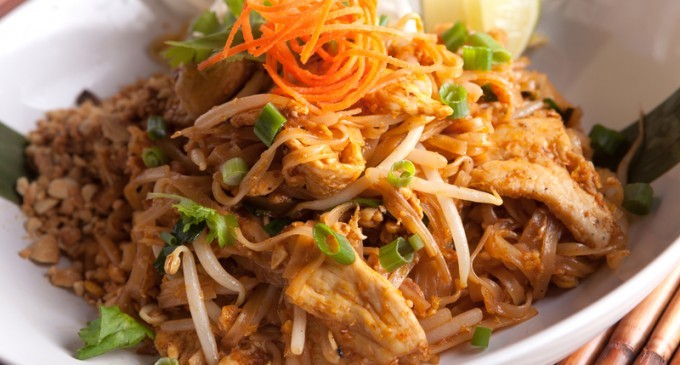 The Next Time You Make Pad Thai Make Sure To Add This Key Ingredient – It Makes All The Difference!