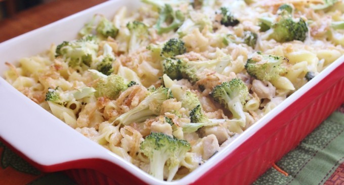 You Only Need Six Simple Ingredients For This Cheesy Chicken Casserole – Can You Guess What?